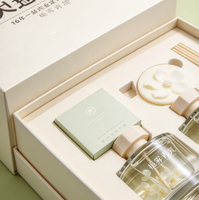 Boîte cadeau rigide personnalisée avec couvercle et base, fermeture magnétique, insert en carton gris pour ensembles de diffuseurs de parfum