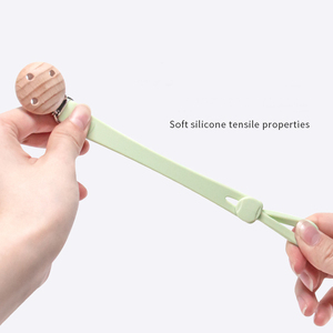Vente en gros de perles en bois de silicone de qualité alimentaire réutilisables et personnalisées attache-tétine pour bébé avec étui de fixation - Product Image 5