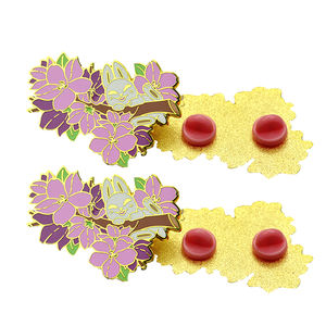 Modedesign 2024 neues produkt einteiliges anime-marvel-spiel französisch gold sicherheitsnadel <span class=keywords><strong>pointer</strong></span> schmuck metall-schild - Product Image 3