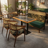 Ensemble de mobilier de restaurant moderne de luxe léger en bois massif, écologique et durable, comprenant un canapé banquette, une table à manger et des chaises pour restaurants