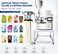 Machine de remplissage automatique de sachets à bec verseur pour jus, boissons et produits liquides, avec support de remplissage et de bouchage pour sachets à bec verseur
