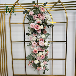 Composizione Floreale Artificiale di Alta Qualità per Arco Nuziale, Rose Rosa Antico ed Eucalipto per Decorazioni Matrimoniali - Product Image 4