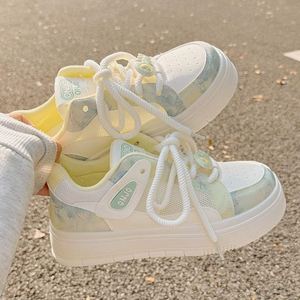 Baskets blanches respirantes en maille pour femmes, Nouveauté été 2025, Chaussures de sport décontractées à semelle épaisse et tendance - Product Image 5