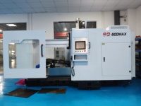Découpeuse CNC de métaux SQ-500MAX pour radiateurs thermiques, dimensions max. L*W 1500*700mm, grande surface de dissipation thermique, profil denté