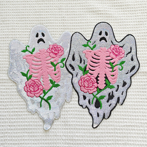 Nouveau design 2026 – Grandes écussons thermocollants personnalisés en chenille et sequins, broderie fantôme et crâne, pour chemises d'Halloween - Product Image 1