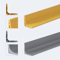 Plinthe en PVC pour décoration intérieure, alternative aux profilés MDF, couleur blanche