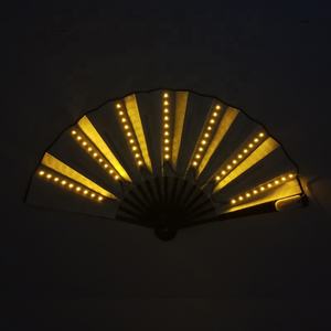 3 अलग-अलग परफॉर्मेंस शो लाइट अप फैन पार्टी डांस के साथ एलईडी चमकदार रंगीन चीनी बांस हाथ में पकड़ने वाला फोल्डिंग फैन - Product Image 2