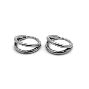 Pendientes Huggie de yunnique, acero de titanio, redondos, tamaño pequeño, uso diario, diseño geométrico - Product Image 2