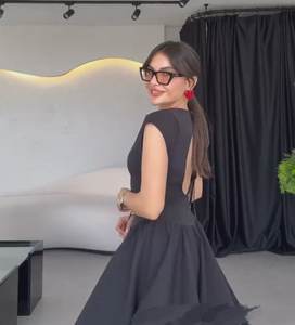 Fabricants de vêtements femmes <span class=keywords><strong>robe</strong></span> <span class=keywords><strong>longue</strong></span> 2025 printemps nouveau Style élégant dos nu taille <span class=keywords><strong>mi</strong></span>-<span class=keywords><strong>longue</strong></span> jupe sans manches <span class=keywords><strong>robe</strong></span> froncée - Product Image 3