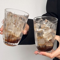 Mug à café glacé en verre sodocalcique sans pied et sans couvercle, style nordique, avec motif à rayures verticales simples