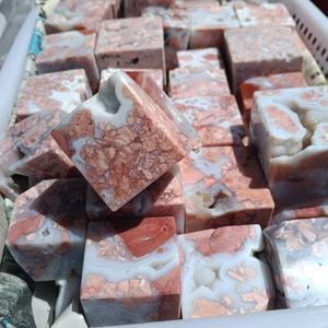 بيع بالجملة مكعبات العقيق الوردي الطبيعية عالية الجودة جيود شفاء الكريستال الكوارتز مكعب الحرفية للزينة - Product Image 3