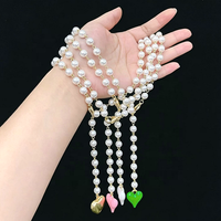 Collier tendance CH-LAN2193 avec perles rondes, collier en Y avec perles, collier avec breloques en forme de cœur en émail multicolores, bijoux en gros
