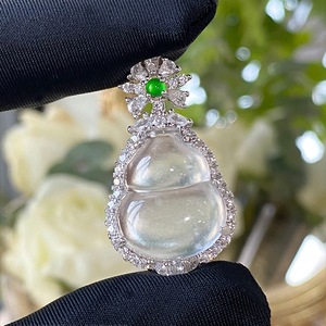 Collar de Lujo con Colgante de Jade Blanco Natural Chino, Plata de Ley S925, Forma de Calabaza con Incrustaciones de Diamantes - Product Image 1