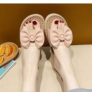 รองเท้าแตะพื้นนุ่มสำหรับผู้หญิง, รองเท้าส้นแบนสวมใส่สบายกันลื่นลายดอกไม้ขนาดใหญ่ - Product Image 3