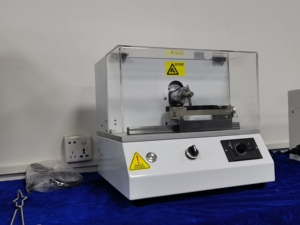 Machine d'échantillonnage par encoche - Équipement de haute précision pour l'essai des matériaux |   Conforme aux normes ISO et ASTM - Product Image 2