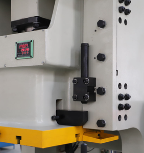 Punzonadora <span class=keywords><strong>CNC</strong></span> de agujeros de chapa mecánica Yijie, máquina perforadora de torreta <span class=keywords><strong>CNC</strong></span> - Product Image 4