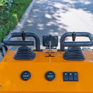 Mini-chargeuse sur chenilles à prix d'usine, capacité nominale de 180 kg, hauteur de levage de 2120 mm, chenilles en caoutchouc pour ferme et chantier de construction, OEM - Product Image 4