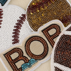 2025 gros fer personnalisé sur patchs de Baseball Chenille sergé tissu paillettes et paillettes Football patchs - Product Image 4