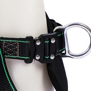 ชุดสายรัดนิรภัยแบบเต็มตัว 5 จุด สำหรับงานบนที่สูง สีดำ มีเส้นสีเขียวด้านข้าง ทำจากโพลีเอสเตอร์ ป้องกันการตก - Product Image 5