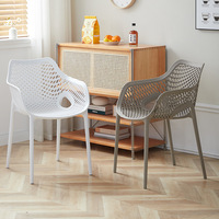 Silla de Comedor Moderna Apilable para Exteriores, Negra, de Polipropileno