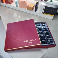 Boîte d'emballage de luxe pour chocolats avec impression personnalisée 24 truffes, boîte cadeau avec séparateur en PVC de qualité alimentaire STPP