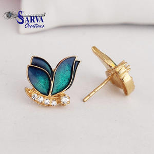 Boucles d'oreilles clous papillon en émail, argent sterling 925, bijoux fins inspirés de la nature, boucles d'oreilles fines, bijoux personnalisés - Product Image 2