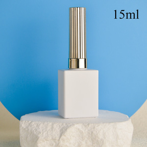 Flacons <span class=keywords><strong>de</strong></span> vernis à <span class=keywords><strong>ongles</strong></span> vides blancs 8ml 10ml 15ml en stock directement <span class=keywords><strong>de</strong></span> l'usine, avec bouchon à clapet, anti-lumière, <span class=keywords><strong>couleur</strong></span> personnalisable - Product Image 6