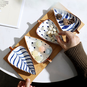 Hot Sales Hand Painted Leaf Shaped Snacks Appetizer Fruit <strong>Candy</strong> Nuts Cheese Dips Dish Ceramic Platter Set of 4 With Wooden <strong>Tray</strong> - Product Image 3