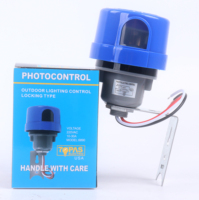 Interruptor de Luz Solar con Sensor Fotoeléctrico para Exteriores, Cuerpo de Policarbonato Impermeable con Bloqueo Giratorio y Soporte, Garantía de 3 Años
