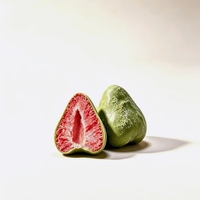Matcha chocolade bedekte gevriesdroogde aardbeien knapperige fruit snoepjes rechtstreeks van de fabriek bulk vacuüm verpakt Halal exotische snack