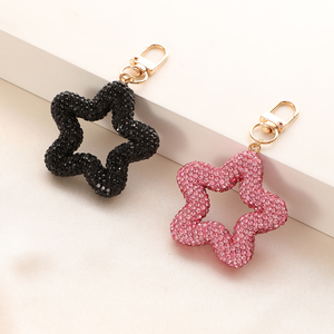 LLavero en forma de estrella hueca con diamantes de imitación brillantes para llavero de coche, colgante para bolso, llavero con abalorio para mujer y niña, regalo - Product Image 3
