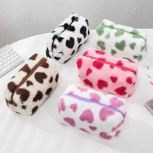 Valentine's Day Gift Plush Makeup <strong>Bag</strong> Cute Heart Pattern Design Travel Cosmetic Pouch Novelty <strong>Fluffy</strong> Zipper Closure Cosmetic <strong>Bag</strong> - Product Image 4
