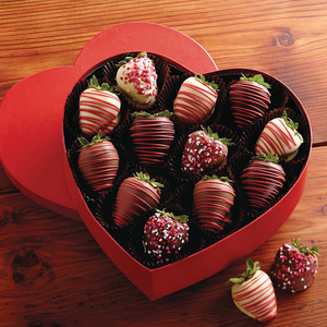 2021 luxury custom new decorative gift heart boxes for strawberries chocolate boxes for presentation strawberried boxes