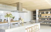 Niche personnalisée pour toute la maison Armoires Wabi-Sabi Ensemble complet Grand espace commercial Armoires ouvertes à micro-ondes encastrées Île en marbre