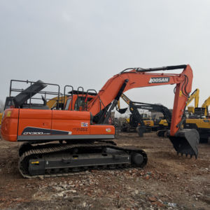 Grandes excavatrices hydrauliques sur chenilles d'occasion Doosan DX300LC-9C 30 tonnes DX300LC-9 DX300 DX300-9 – Godets de terrassement d'occasion - Product Image 1