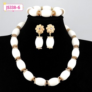 Conjunto <span class=keywords><strong>de</strong></span> joyería <span class=keywords><strong>de</strong></span> collar indio blanco, bonito conjunto <span class=keywords><strong>de</strong></span> joyería <span class=keywords><strong>de</strong></span> Europa y América con pendientes 2022 - Product Image 1