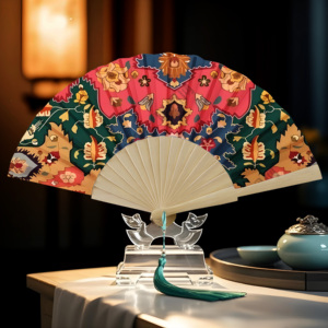 Tùy Chỉnh In Logo <span class=keywords><strong>23Cm</strong></span> Gấp Gỗ Tay <span class=keywords><strong>Fan</strong></span> Truyền Thống Trung Quốc Sơn Kỹ Thuật Cổ Điển Vải Người Hâm Mộ Cho Đám Cưới Trung Quốc - Product Image 1