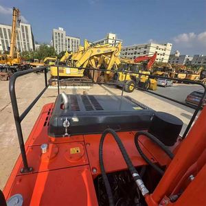 Excavadora de cadenas Doosan 225 de alta calidad en venta, DX225 usada de 25 toneladas DX225LC-7 con pocas horas de trabajo. - Product Image 6