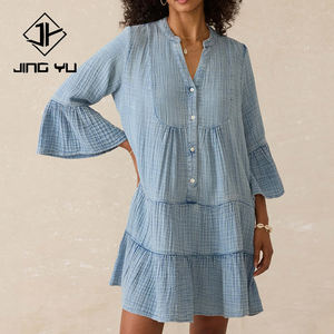 Nouvelle robe superposée en indigo clair lavé avec un col en V légèrement plissé, robe de soirée sur mesure, 100% coton biologique, mini-robe - Product Image 1