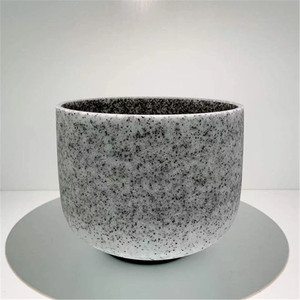 Bol chantant en cristal de fusion de pierres précieuses d'obsidienne, bol sonore en quartz givré pour la guérison sonore, la méditation et la thérapie des chakras, 10 pouces - Product Image 2