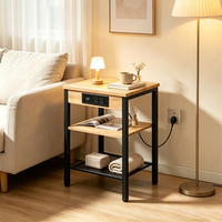 Nachttisch aus Massivholz mit 3 Ebenen und USB-Ladeanschlüssen für schmale Wohnzimmer