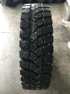 Neumáticos para Camiones de Servicio Pesado, Radiales sin Cámara, Patrón de Tres Líneas, Buena Calidad, 295/75R22.5 315/80R22.5 - Product Image 1