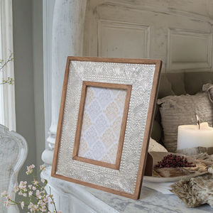 Cadre photo en bois fabriqué à la main avec texture naturelle compatible avec les impressions standard personnalisation de la décoration de la maison ou du bureau - Product Image 6