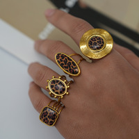 Bijoux de mode plaqués or 18 carats, ovales, ronds, carrés, motif léopard émaillé, en acier inoxydable, coupe ovale tendance, vente en gros pour femmes