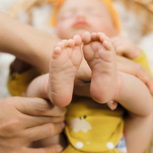 Muñeca Bebé <span class=keywords><strong>Reborn</strong></span> Realista Lifereborn de 20 Pulgadas con <span class=keywords><strong>Ojos</strong></span> <span class=keywords><strong>Cerrados</strong></span>, Muñeco Recién Nacido para Jugar y Regalar - Product Image 4