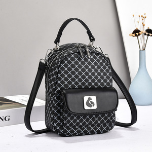 Sac à dos pour femme An Ru Shi, sac à bandoulière matelassé argenté, souple, pour un usage quotidien - Product Image 4
