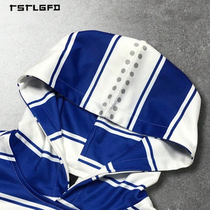 Sudadera con Capucha Azul Marino con Estampado Gráfico Grande Estilo Hiphop, Diseño Cuadrado Y2K - Product Image 4