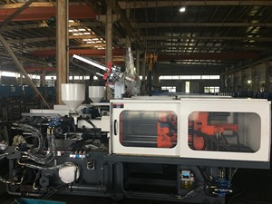 Máquina de moldeo por inyección de plástico, máquina de cierre de botellas de HDPE, 110T - Product Image 3