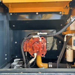 Excavadora de cadenas Hyundai 220 con pocas horas de uso, componentes hidráulicos originales, potencia de excavación estable para proyectos de construcción urbana - Product Image 2