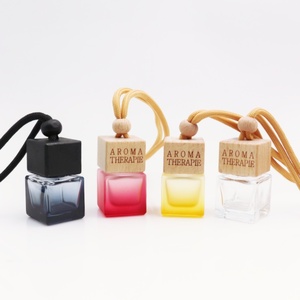 Botella cuadrada de perfume para coche de 8ml, difusor de ambientador de aire, botella recargable de vidrio vacía colgante para colgante automático con tapa negra - Product Image 1